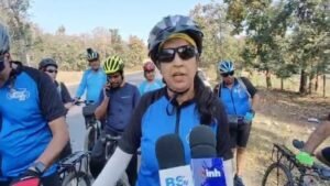 बसतर bharman