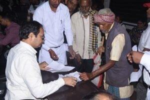 कलेक्टर 06